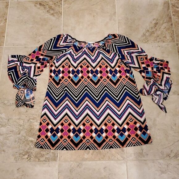 Pomelo funky geometric ruffle sleeve top - Picture 3 of 10